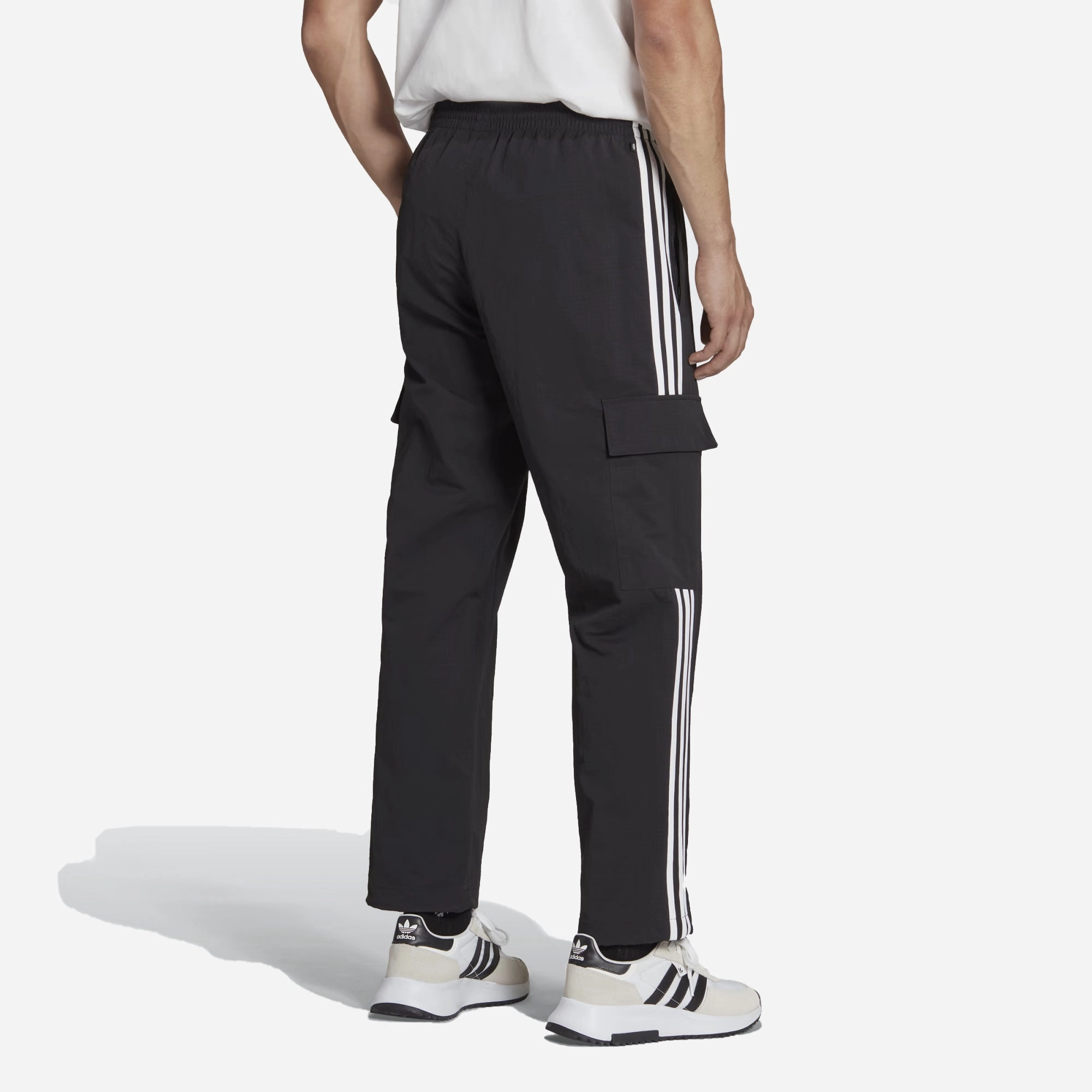 Adidas Originals | ADICOLOR CLASSICS 3-STRIPES CARGO PANTS  { BLACK