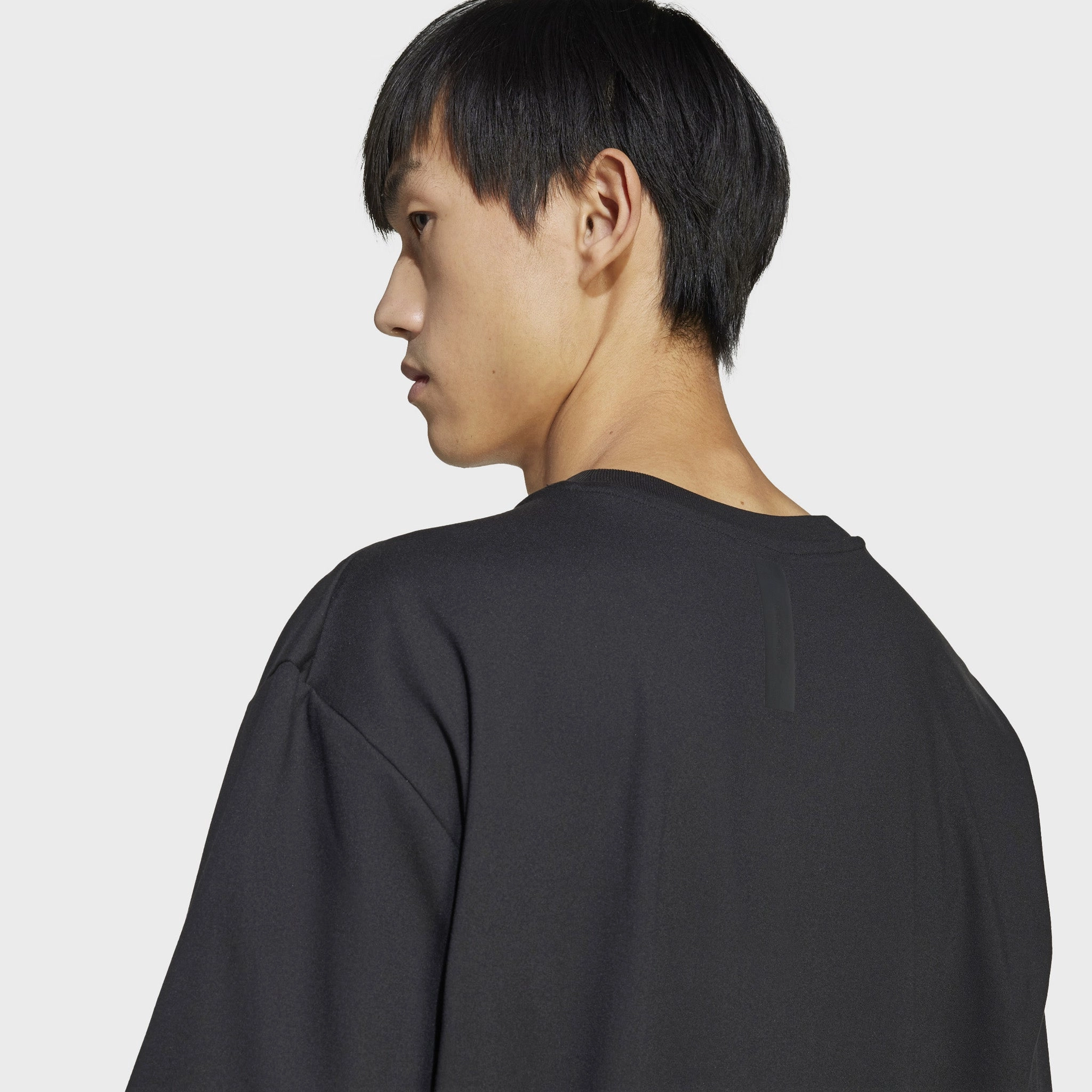 adidas Z.N.E. Loose-Fit T-Shirt / Black