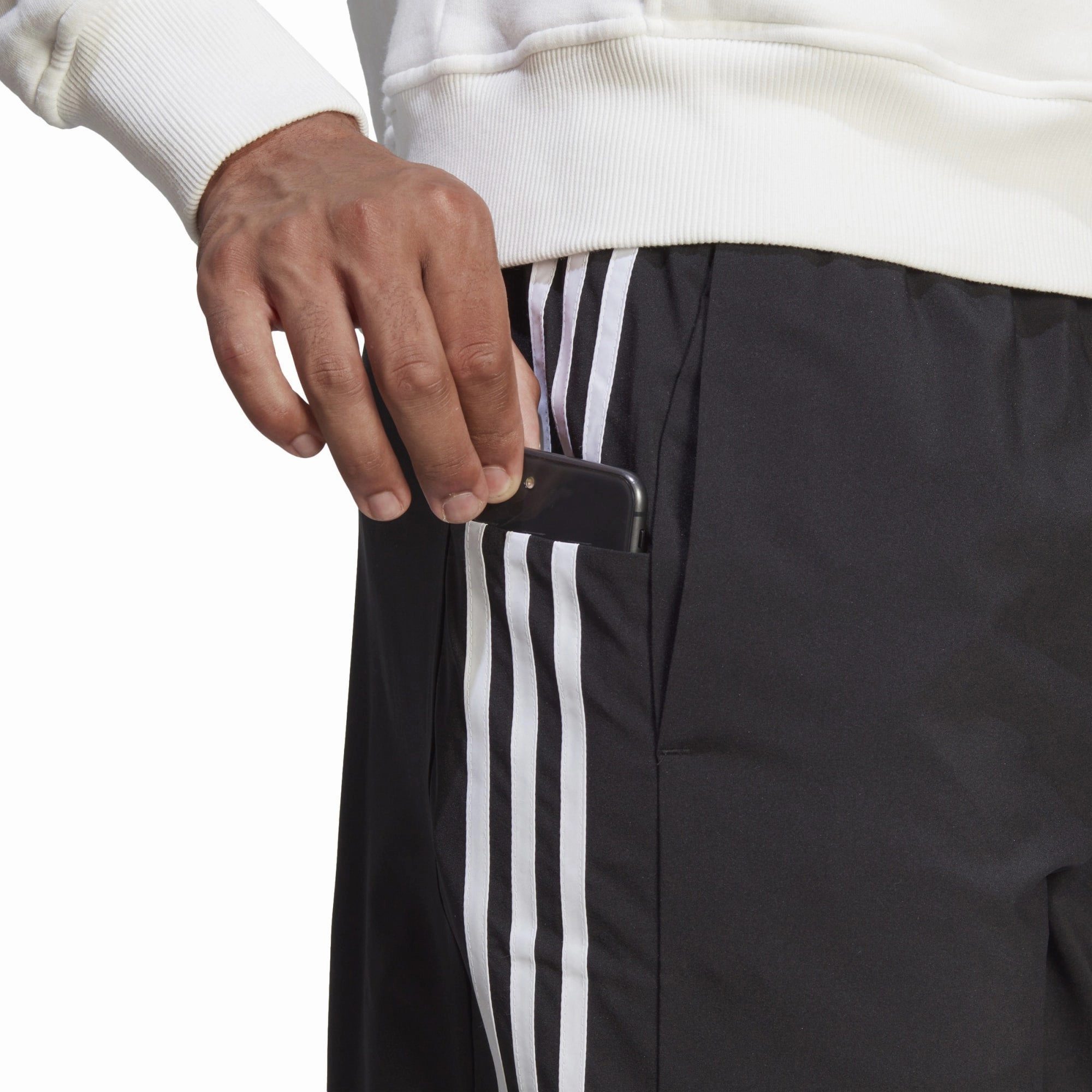 Men's Essentials Chelsea 3-Stripes Shorts